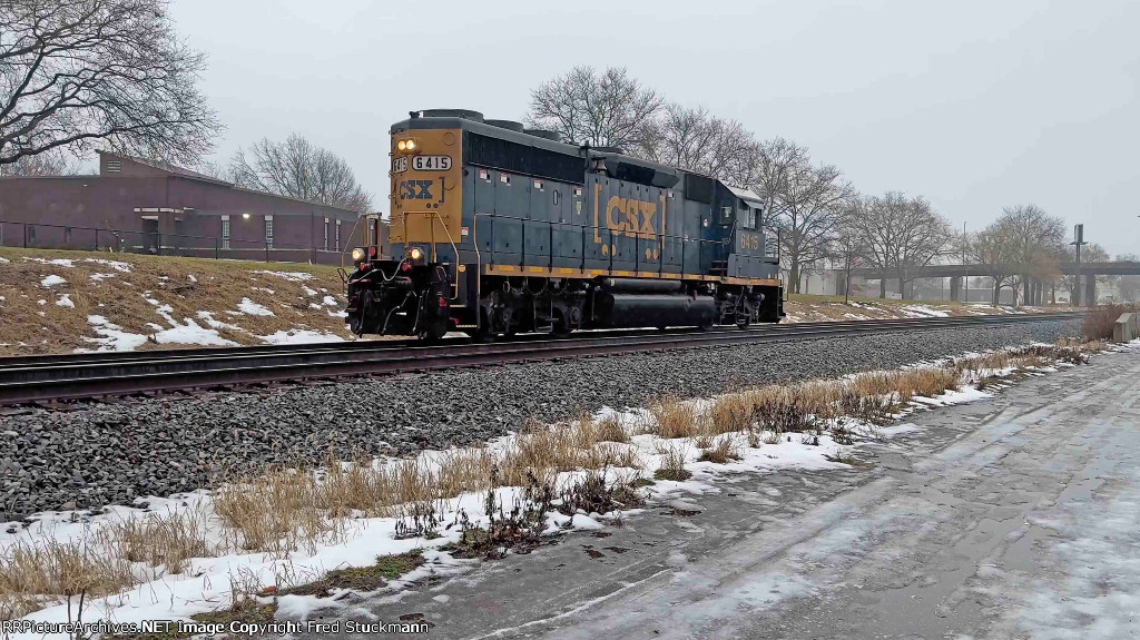 CSX 6415 light on L320.